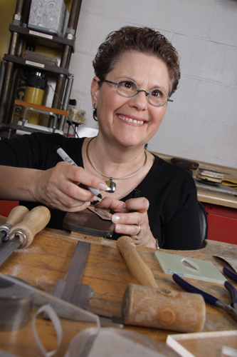 The artist Estelle Vernon in the studio.