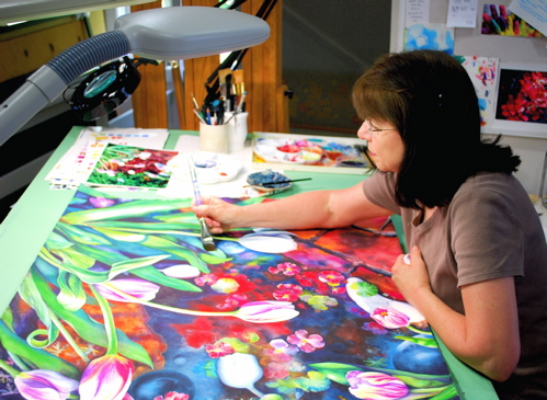 L.Bethmann working in her studio