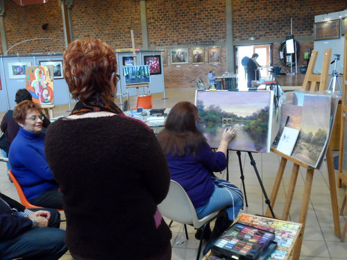 Heather Harman teaches a Demonstration Masterclass for Pastel D'Opale in France, 2014. Read her story at www.ArtsyShark.com
