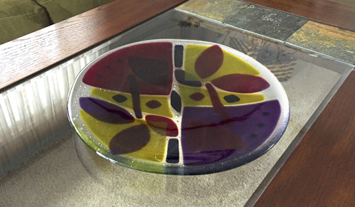 “RETRO Op Art Plate” Fused Glass, 10” Dia. x 1”by artist Lee Sorg. See his portfolio by visiting www.ArtsyShark.com 
