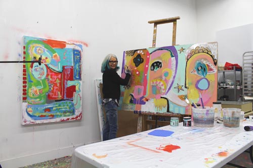 Artist Wyanne Thompson in her studio. See her portfolio by visiting www.ArtsyShark.com