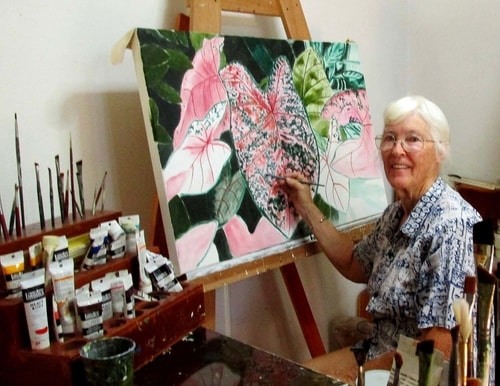 Artist SuZahn King in her studio. See her portfolio by visiting www.ArtsyShark.com