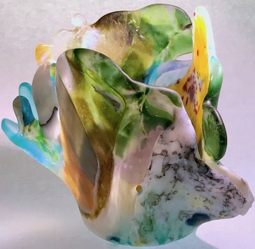 “Fantasy Shell” Glass Sculpture, 6” x 5” x 4.5” by artist Lori Schinelli. See her portfolio by visiting www.ArtsyShark.com