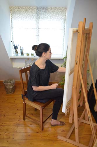 Artist Coba Beukman in her studio. See her portfolio by visiting www.ArtsyShark.com