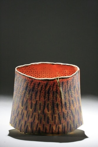 “Dificilisimo” Porcelain, 5” x 4.5” x 2.5” by artist Curtis Benzle. See his portfolio by visiting www.ArtsyShark.com