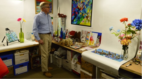 Artist Tom H. Kelly in his studio. See his portfolio by visiting www.ArtsyShark.com