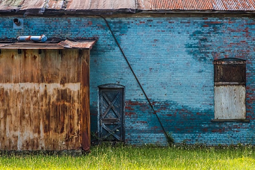 Photography of a blue door in Pennsylvania by Jenny Nordstrom