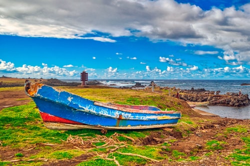 photograph of an abandoned fishing boat by Zoe Schumacher