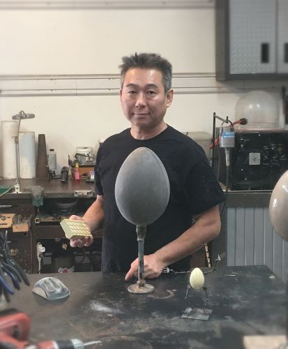 Artist Tomoaki Orikasa in his studio