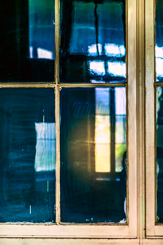 photograph of a window by Helene Hubert