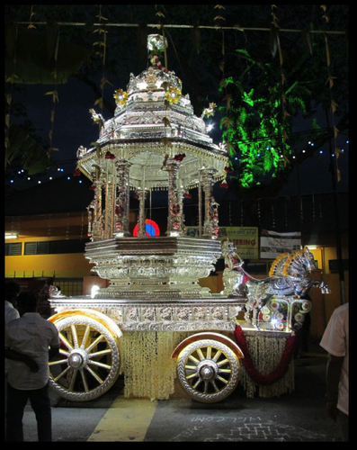 Large chariot sculpture of fine metals and gems