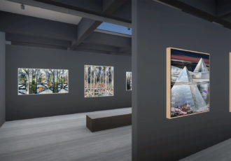 Touring a virtual 3D art gallery