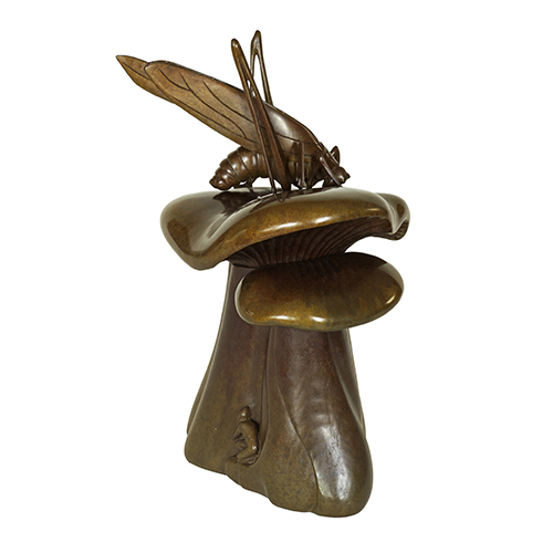 bronze sculpture of a grasshopper by Martin Pierce