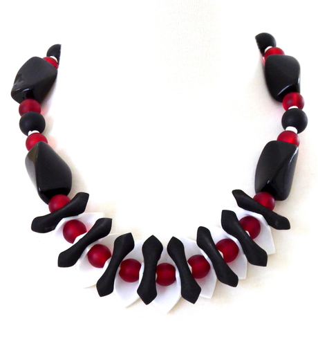 beaded necklace by Gail Johnson Mattheisen