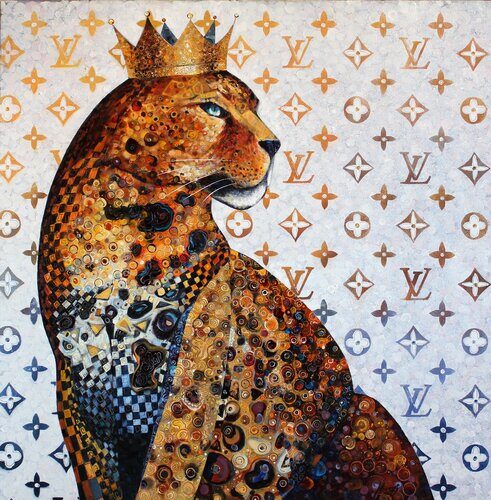 Dipinto altamente decorativo di un leopardo che indossa una corona 