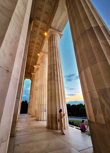 DC Memorial figurative photo by Debbie Scott-Queenin