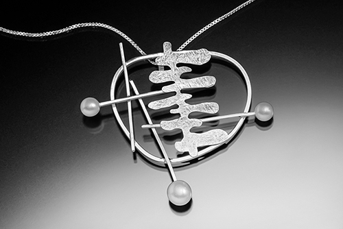 Contemporary sterling silver pendant with pearls
