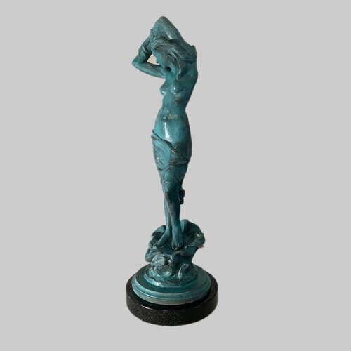 escultura figurativa de bronce 